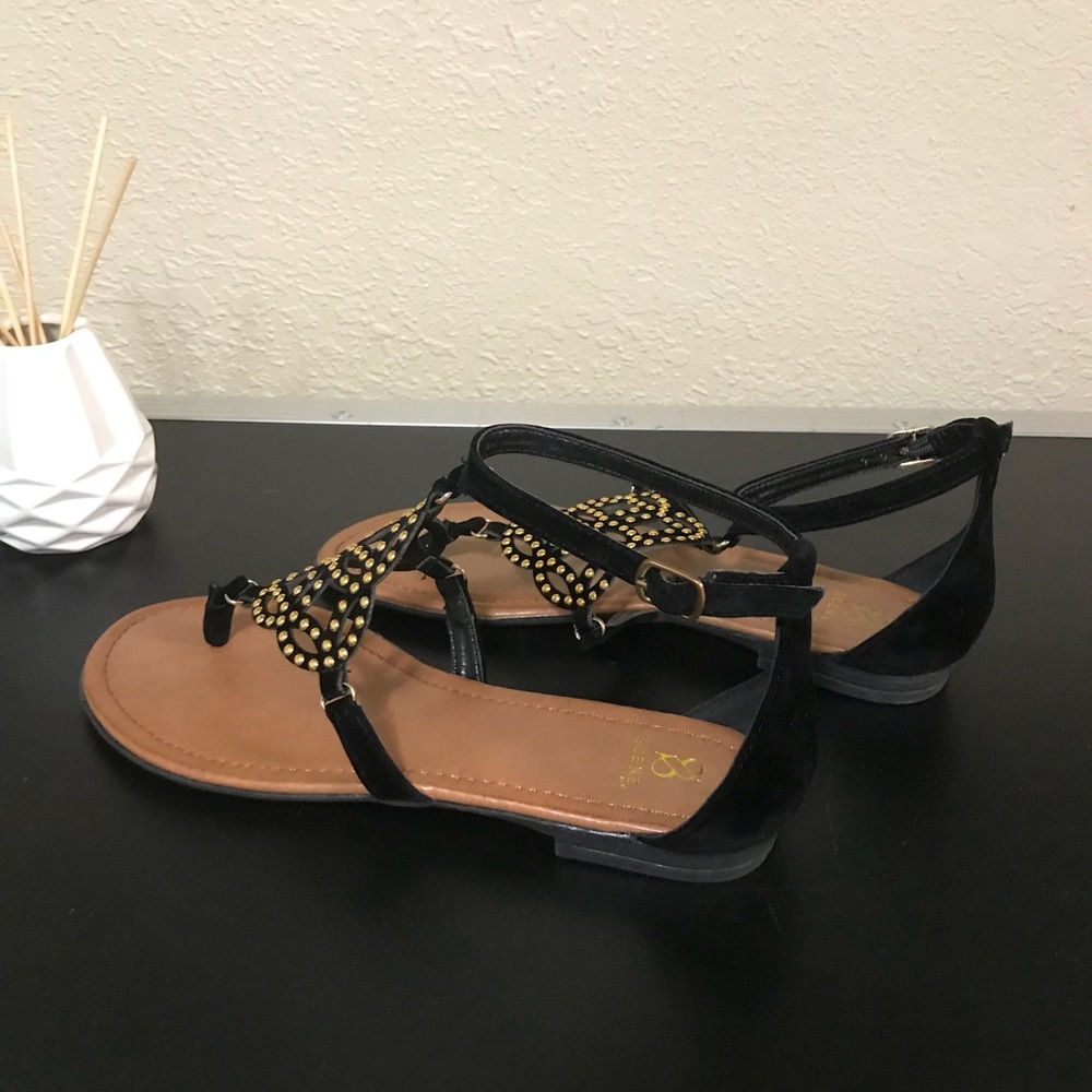 Sandals - Picture 2 of 5